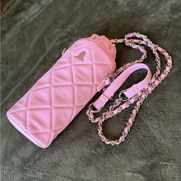 Steve Madden Pink Diamond
Quilted Faux Leather Quench
Water Bottle Cross… - Picture 2 of 6